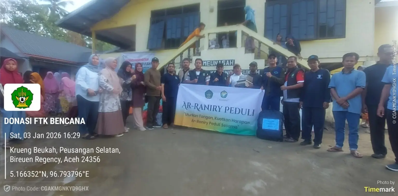 Bantu Warga Terisolir, FTK UIN Ar-Raniry Salurkan Lampu Tenaga Surya dan Kebutuhan Darurat di Peusangan Selatan
